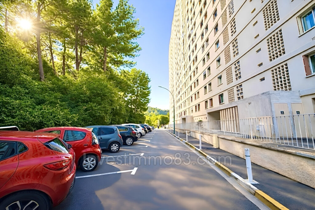 Dans un quartier calme, au coeur de la résidence recherchée Va – 2 pièces – 1 chambre – 40.00 m²