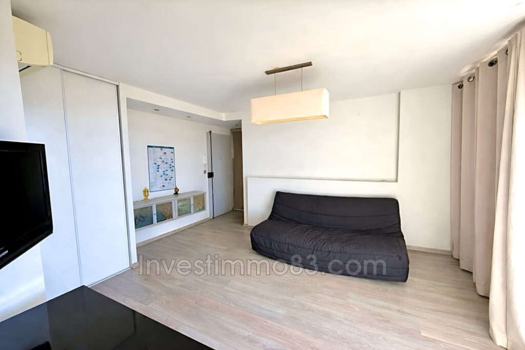 Dans un quartier calme, au coeur de la résidence recherchée Va – 2 pièces – 1 chambre – 40.00 m²