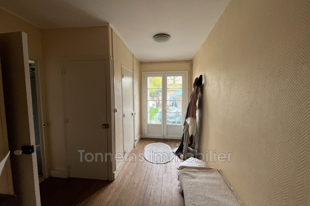 vente  3 Pièce(s) – 3 pièces – 2 chambres – 110.00 m²