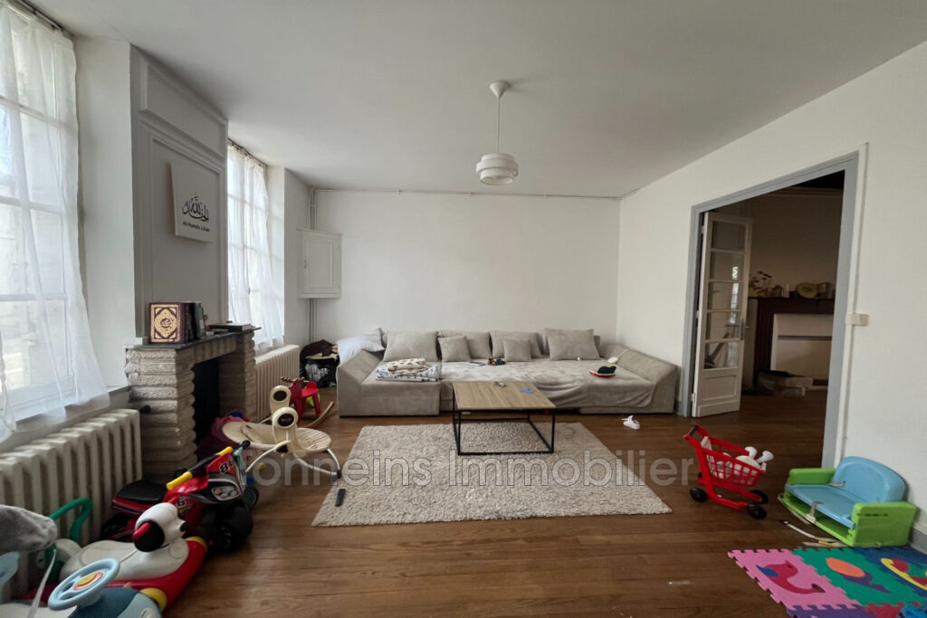 vente  3 Pièce(s) – 3 pièces – 2 chambres – 110.00 m²