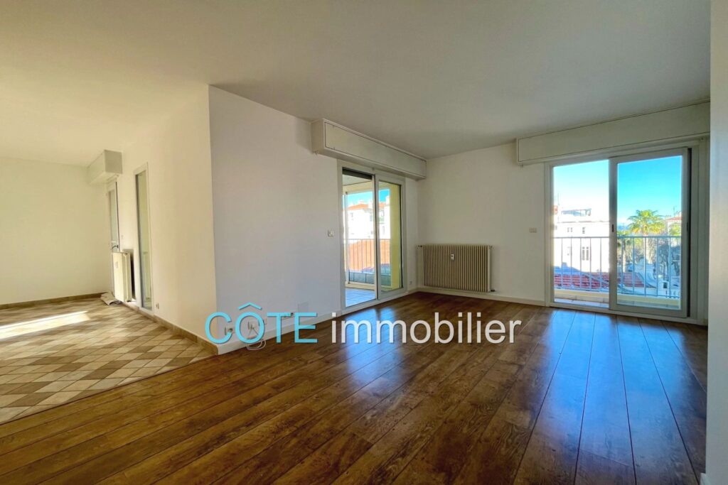 Centre, 3 pièces 75 m² étage élevé + grande terrasse de 28 m² – 3 pièces – 2 chambres – 75.00 m²