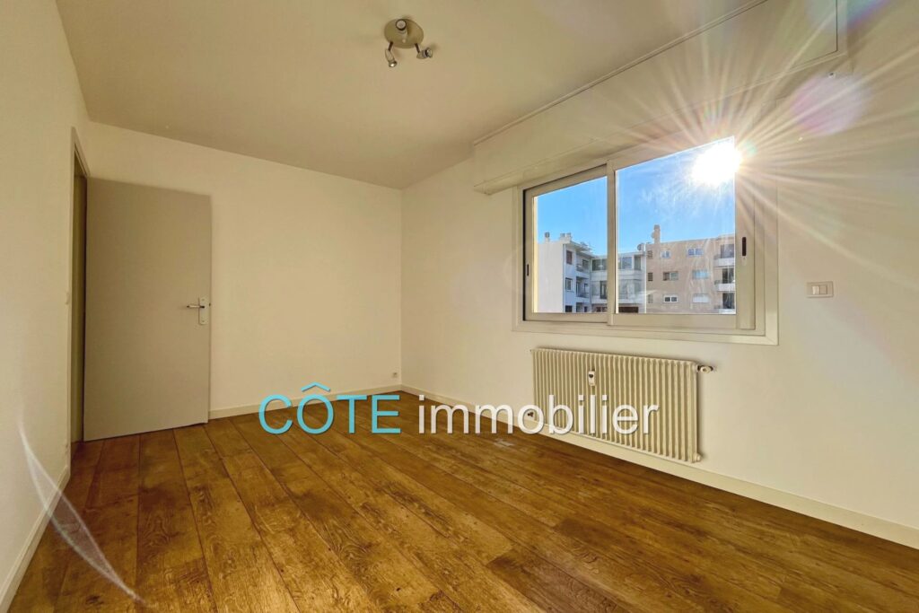 Centre, 3 pièces 75 m² étage élevé + grande terrasse de 28 m² – 3 pièces – 2 chambres – 75.00 m²