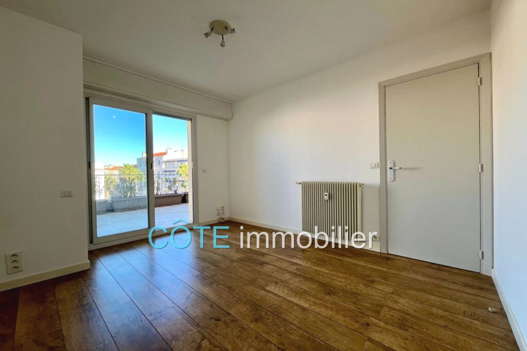 Centre, 3 pièces 75 m² étage élevé + grande terrasse de 28 m² – 3 pièces – 2 chambres – 75.00 m²