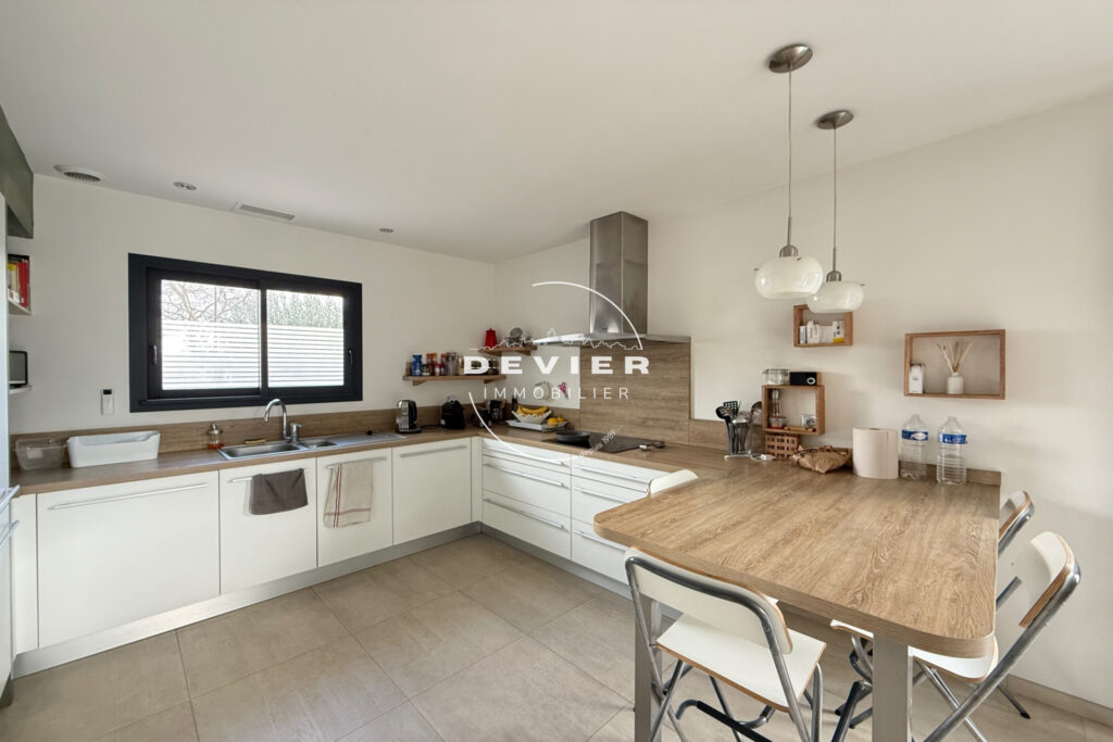 vente maison 4 Pièce(s) – 4 pièces – 3 chambres – 155.00 m²