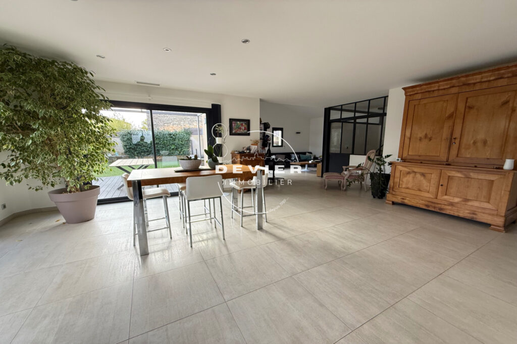 vente maison 4 Pièce(s) – 4 pièces – 3 chambres – 155.00 m²