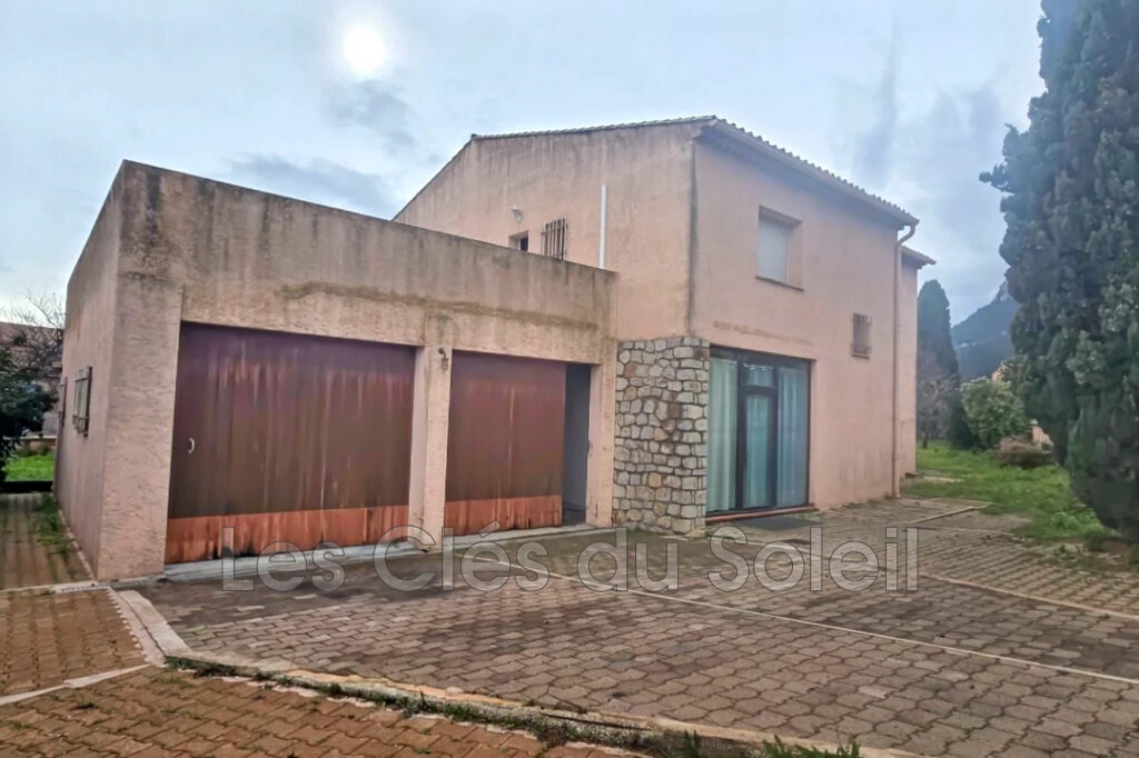 vente maison 2 Pièce(s) – 2 pièces – 4 chambres – 235.26 m²