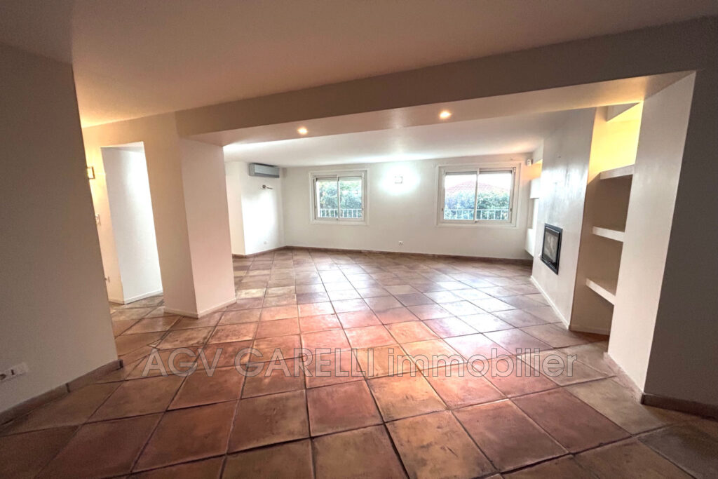 vente maison 5 Pièce(s) – 5 pièces – 4 chambres – 172.75 m²