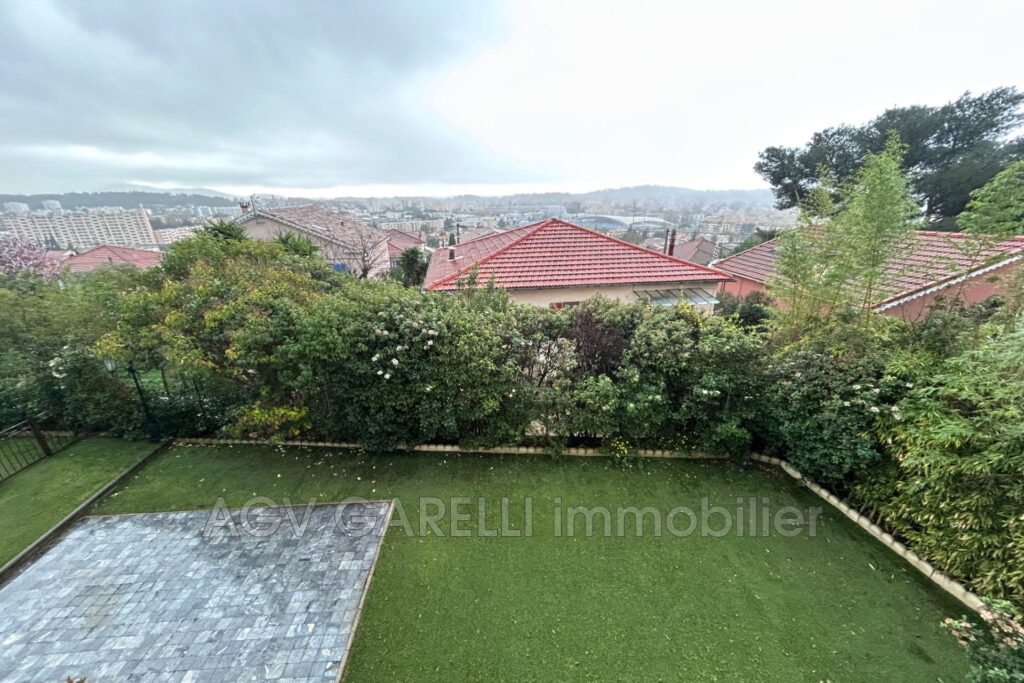 vente maison 5 Pièce(s) – 5 pièces – 4 chambres – 172.75 m²