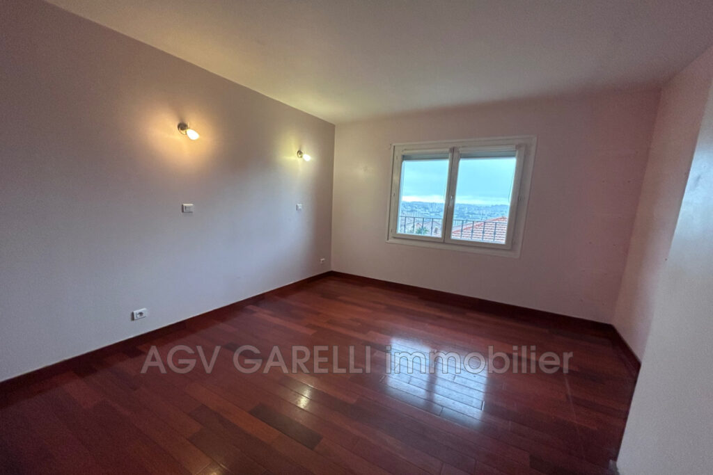 vente maison 5 Pièce(s) – 5 pièces – 4 chambres – 172.75 m²