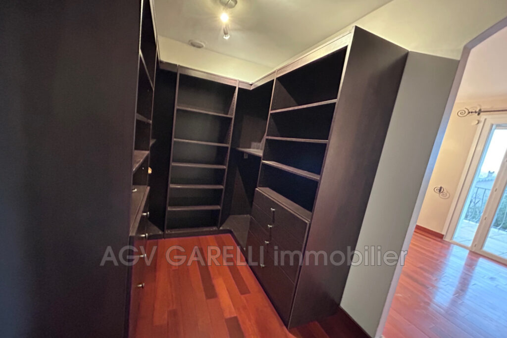 vente maison 5 Pièce(s) – 5 pièces – 4 chambres – 172.75 m²