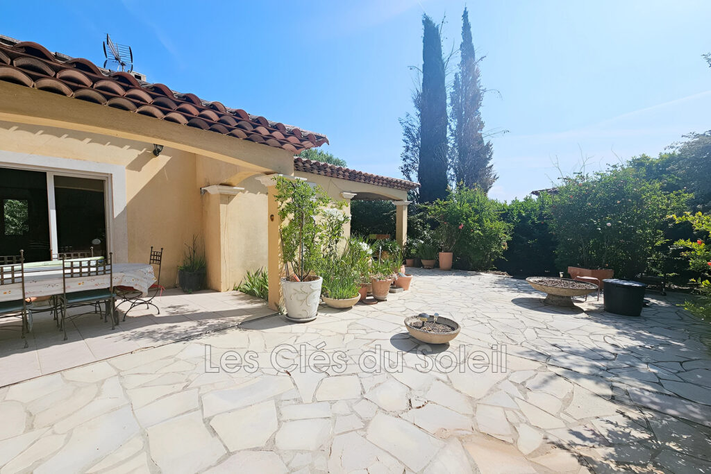 Belle Maison néo-provençale de 100 m² environ de plain-pied 15 – 5 pièces – 4 chambres – 150.00 m²