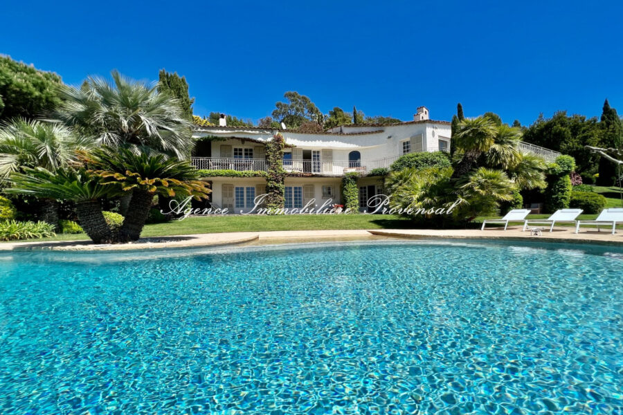Maison à louer à Grimaud