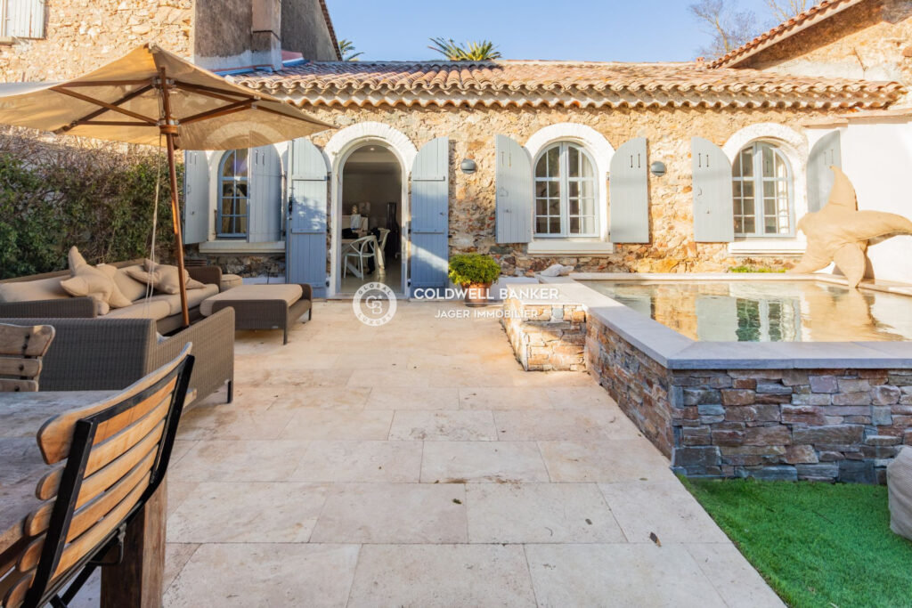 Charmante maison en pierre avec piscine et jardin –  – 4 pièces – 3 chambres – 101.00 m²