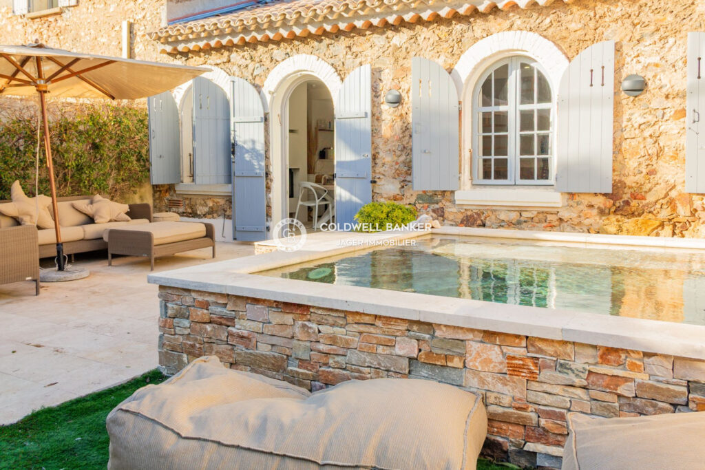 Charmante maison en pierre avec piscine et jardin –  – 4 pièces – 3 chambres – 101.00 m²