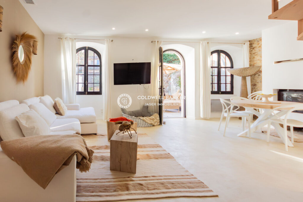 Charmante maison en pierre avec piscine et jardin –  – 4 pièces – 3 chambres – 101.00 m²