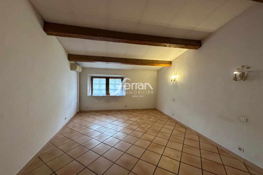 vente maison de ville 7 Pièce(s) – 7 pièces – 6 chambres – 172.09 m²