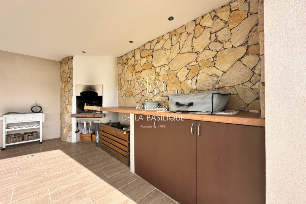 vente villa contemporaine 7 Pièce(s) – 7 pièces – 4 chambres – 225.00 m²