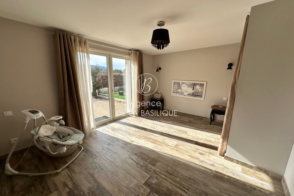 vente villa contemporaine 7 Pièce(s) – 7 pièces – 4 chambres – 225.00 m²