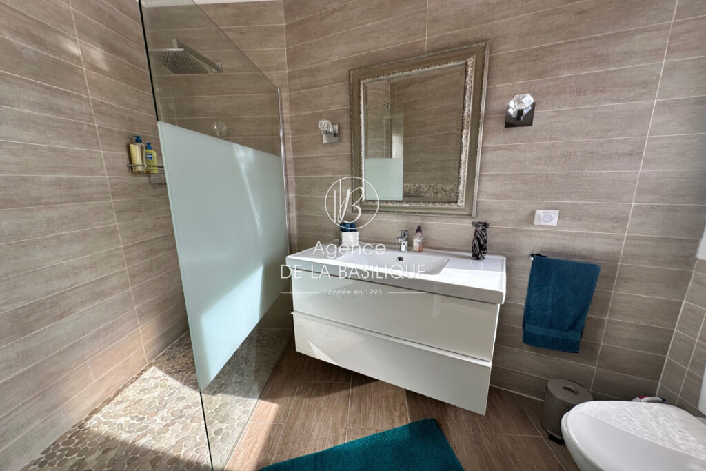 vente villa contemporaine 7 Pièce(s) – 7 pièces – 4 chambres – 225.00 m²