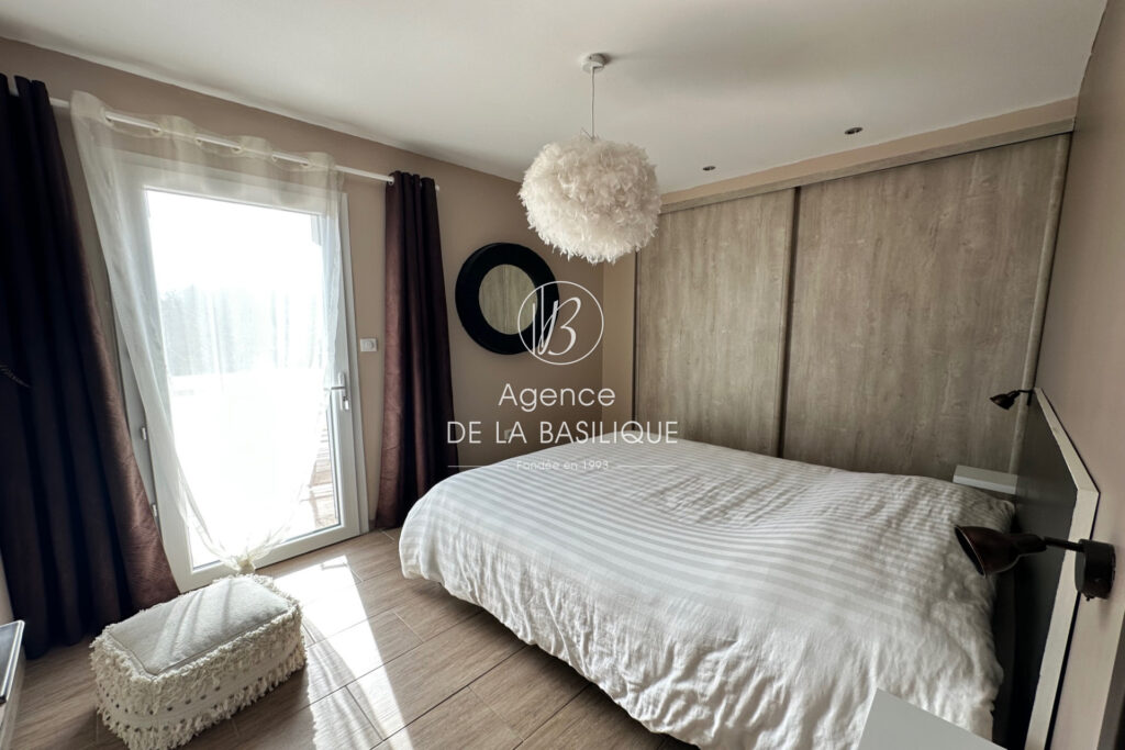 vente villa contemporaine 7 Pièce(s) – 7 pièces – 4 chambres – 225.00 m²