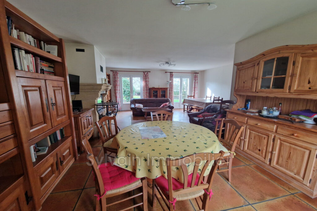 vente maison 7 Pièce(s) – 7 pièces – 6 chambres – 174.00 m²