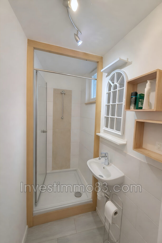 BARJOLS (83670) En plein coeur du centre historique, dans un p – 2 pièces – 1 chambre – 32.00 m²