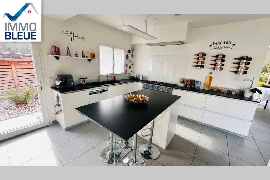 vente maison 7 Pièce(s) – 7 pièces – 5 chambres – 270.00 m²