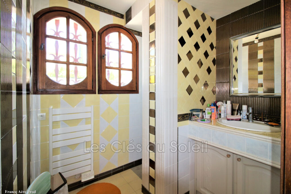 vente maison 8 Pièce(s) – 8 pièces – 5 chambres – 226.70 m²