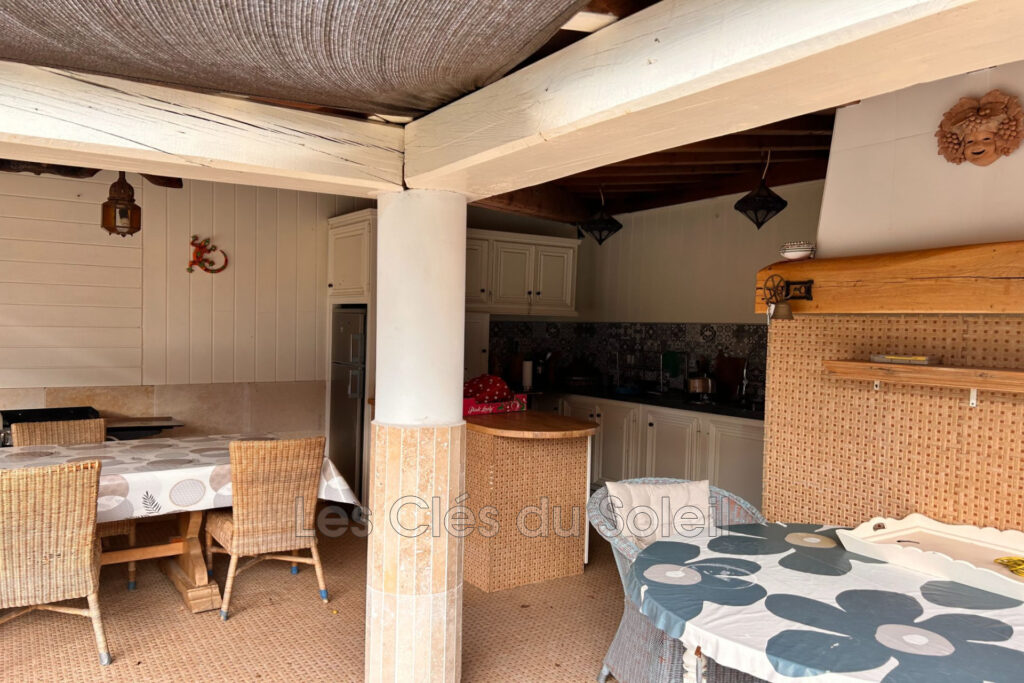 vente maison 8 Pièce(s) – 8 pièces – 5 chambres – 226.70 m²