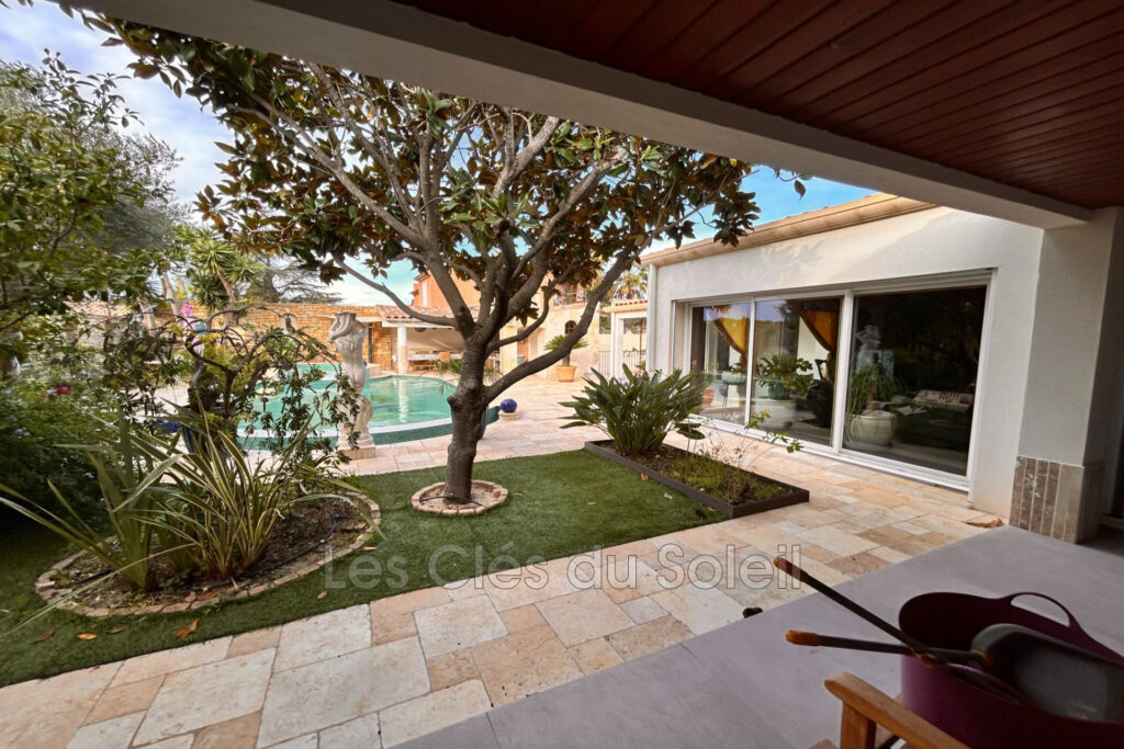 vente maison 8 Pièce(s) – 8 pièces – 5 chambres – 226.70 m²