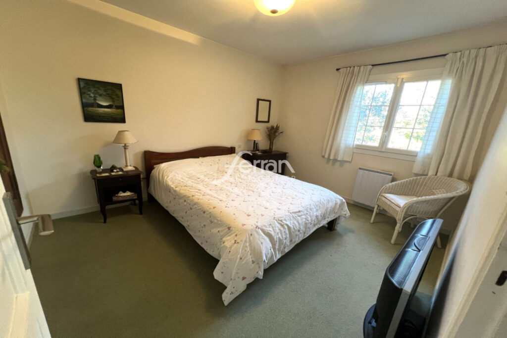 Draguignan, maison de plain-pied d’environ 130 m2 sur terrain  – 5 pièces – 3 chambres – 130.00 m²