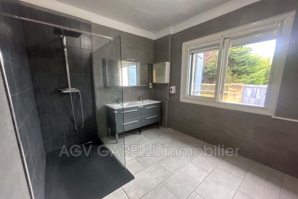 location maison 3 Pièce(s) – 3 pièces – 2 chambres – 85.00 m²