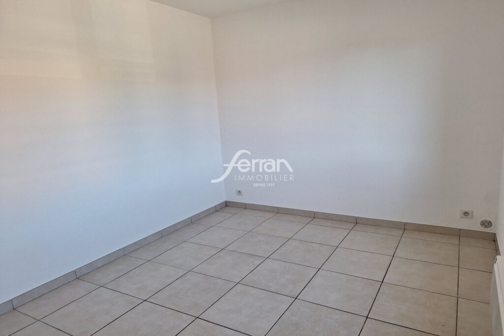 A LOUER à Type 3 à DRAGUIGNAN – 3 pièces – 2 chambres – 76.00 m²