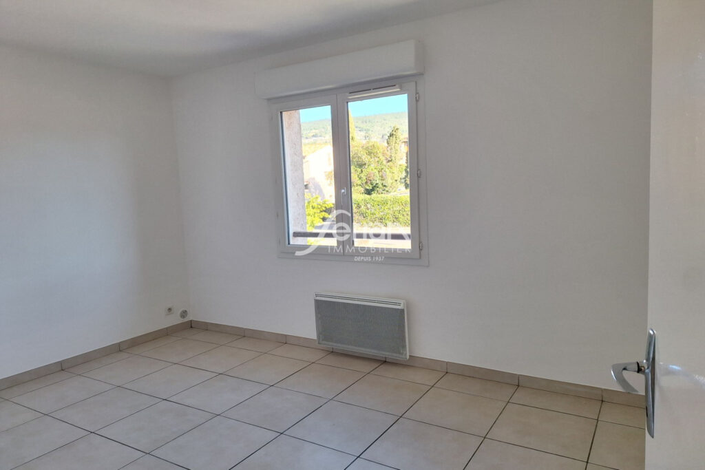 A LOUER à Type 3 à DRAGUIGNAN – 3 pièces – 2 chambres – 76.00 m²