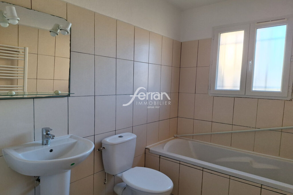 A LOUER à Type 3 à DRAGUIGNAN – 3 pièces – 2 chambres – 76.00 m²