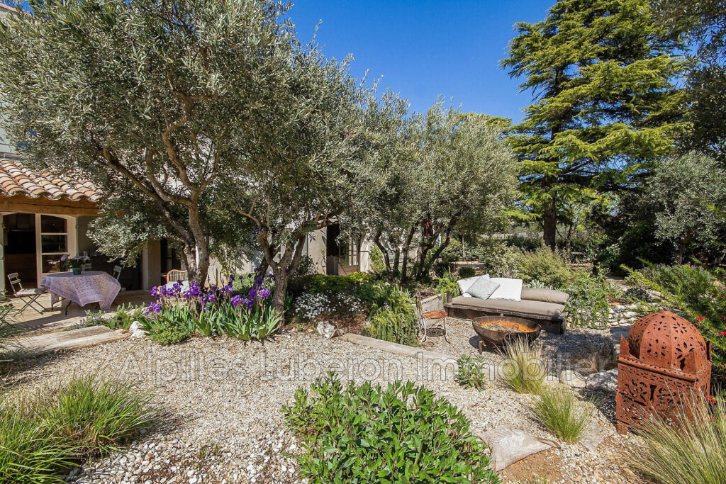 location saisonnière mas – NR pièces – 4 chambres – 180.00 m²