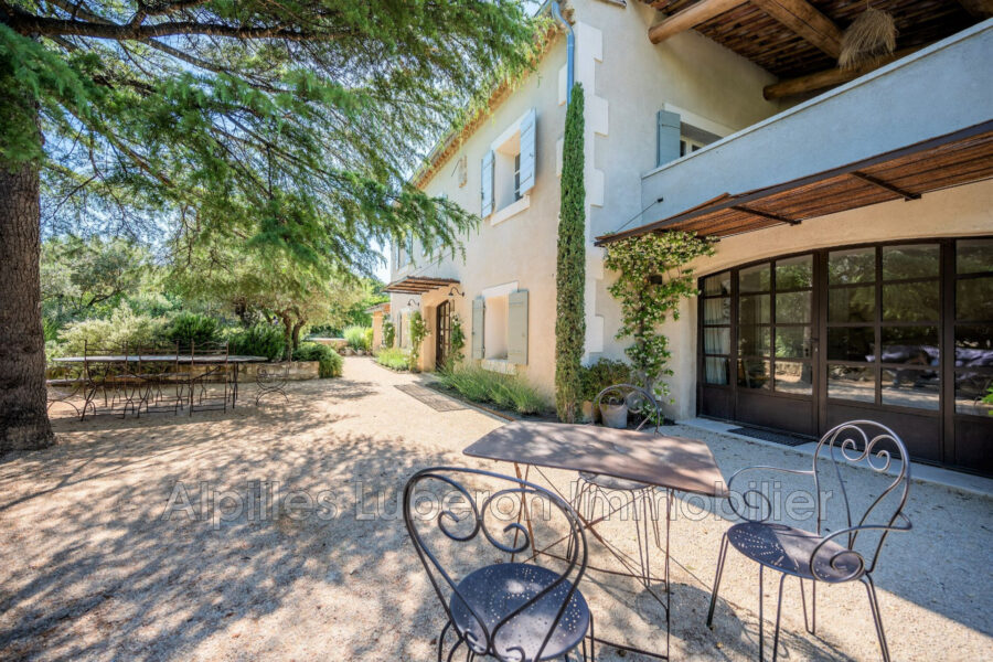 Maison à louer à Eygalières