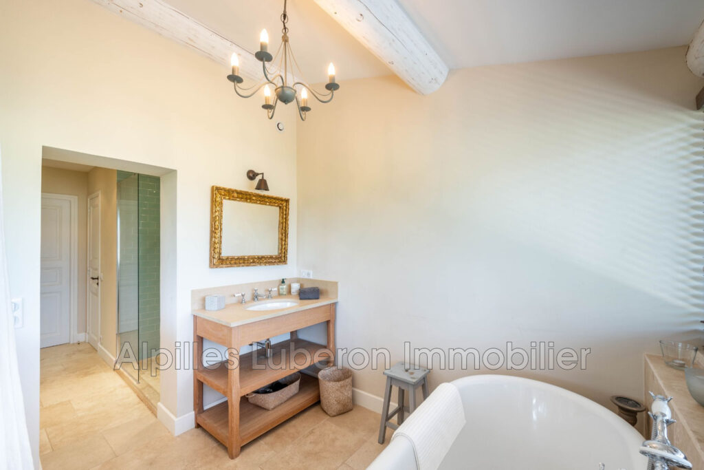 location saisonnière mas – NR pièces – 4 chambres – 180.00 m²