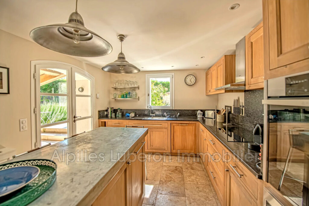 location saisonnière mas – NR pièces – 4 chambres – 180.00 m²