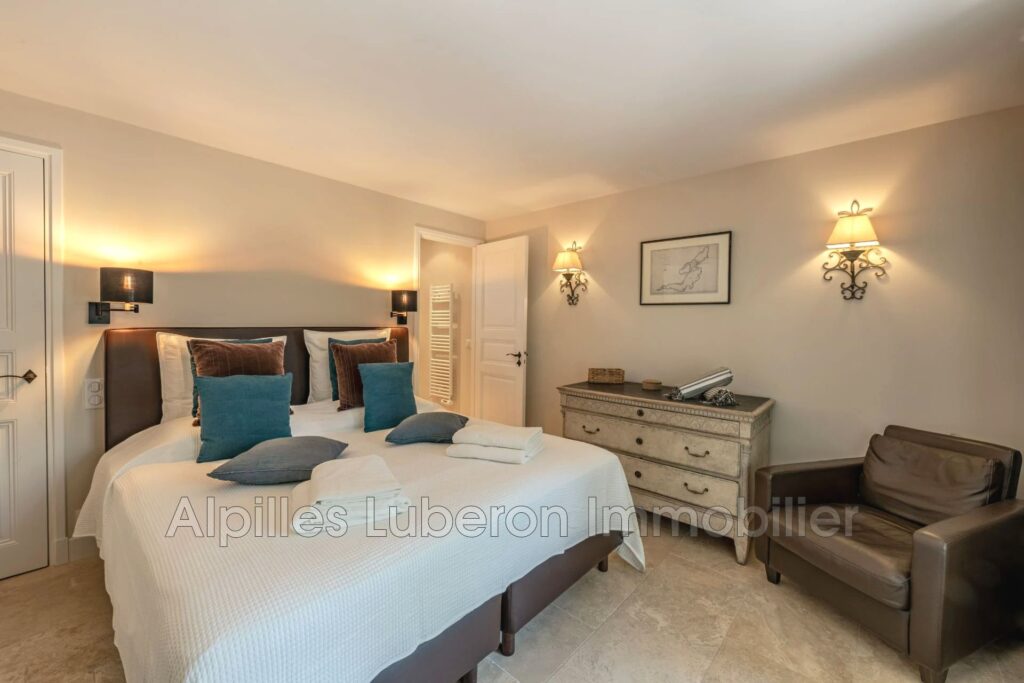 location saisonnière mas – NR pièces – 4 chambres – 180.00 m²