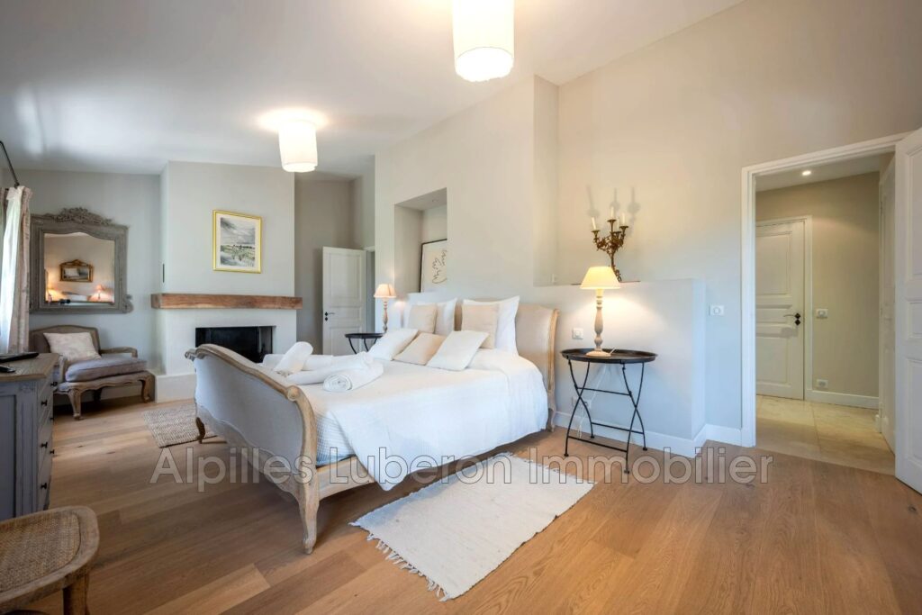 location saisonnière mas – NR pièces – 4 chambres – 180.00 m²