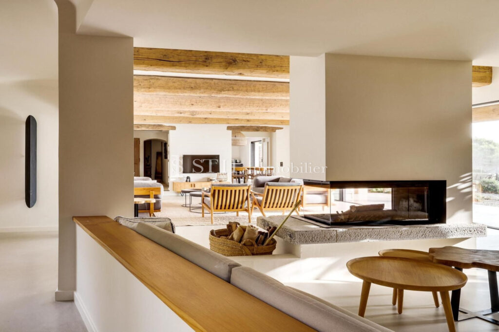 vente villa 9 Pièce(s) – 9 pièces – 6 chambres – 346.72 m²