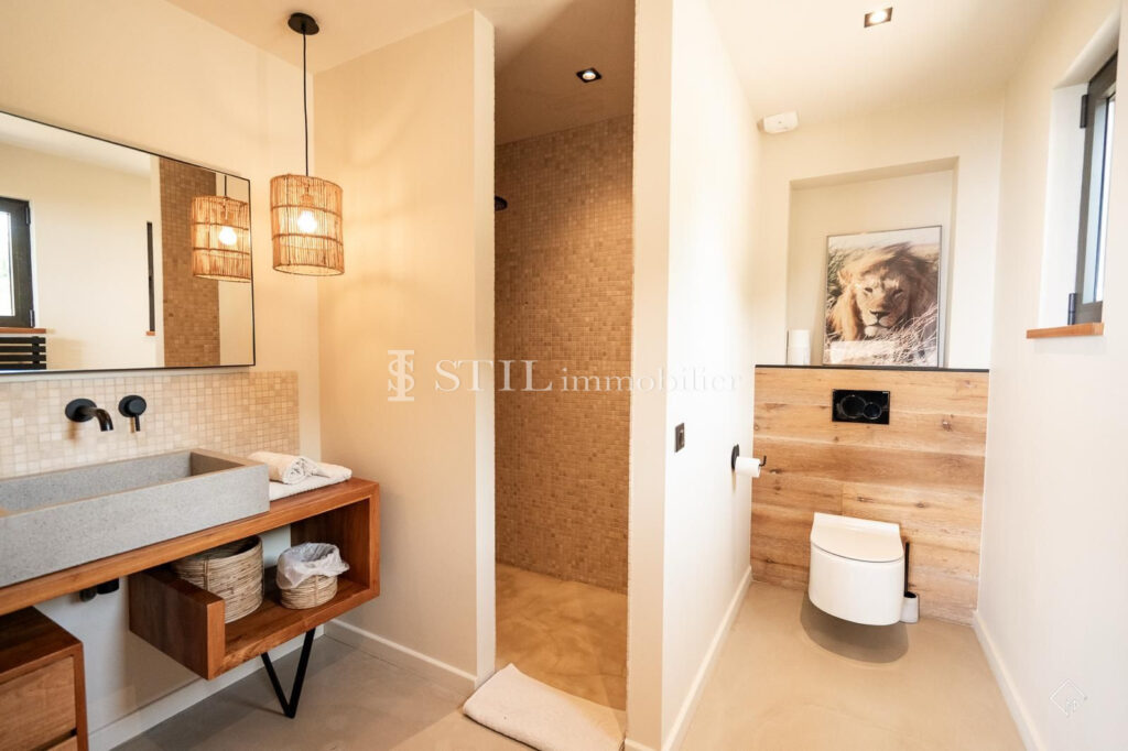 vente villa 9 Pièce(s) – 9 pièces – 6 chambres – 346.72 m²