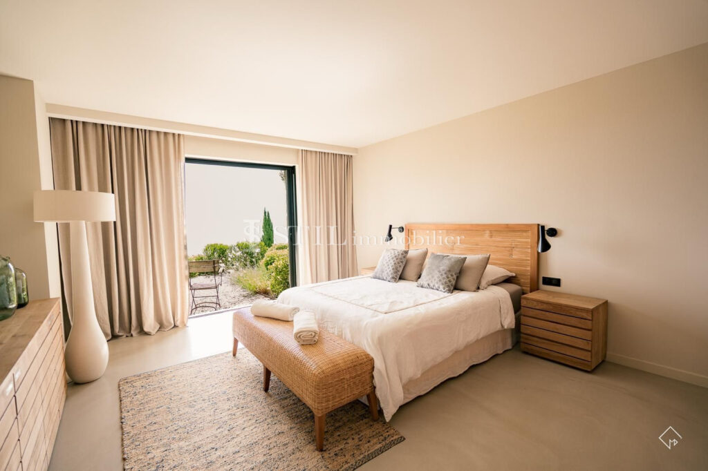 vente villa 9 Pièce(s) – 9 pièces – 6 chambres – 346.72 m²