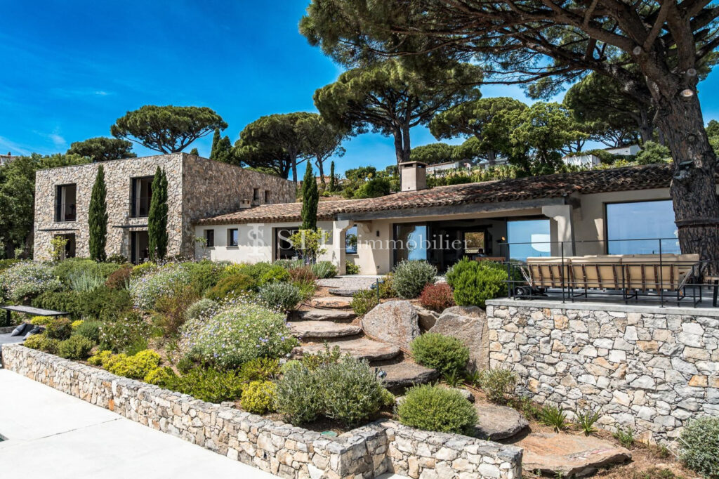 vente villa 9 Pièce(s) – 9 pièces – 6 chambres – 346.72 m²