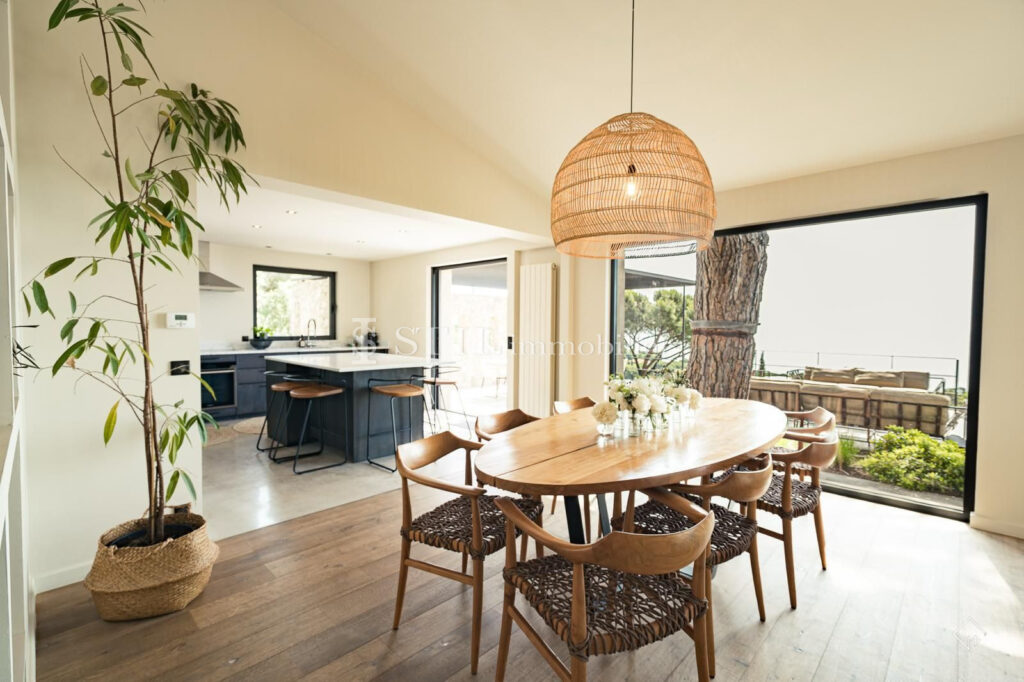 vente villa 9 Pièce(s) – 9 pièces – 6 chambres – 346.72 m²