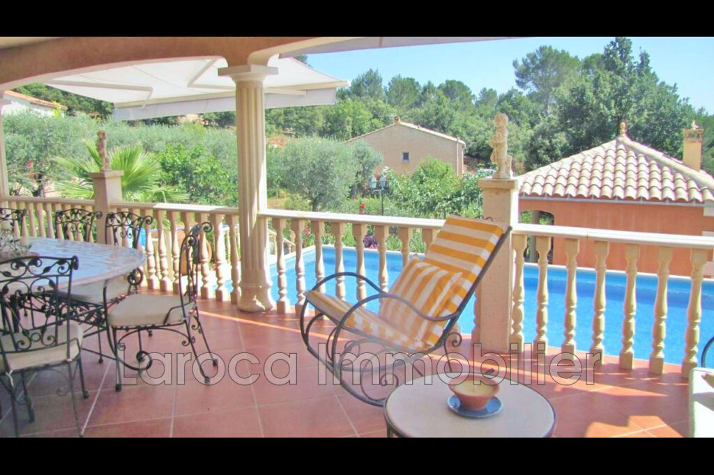 Achat villa à Flassans-sur-Issole (VAR) – 8 pièces – 6 chambres – 272.00 m²