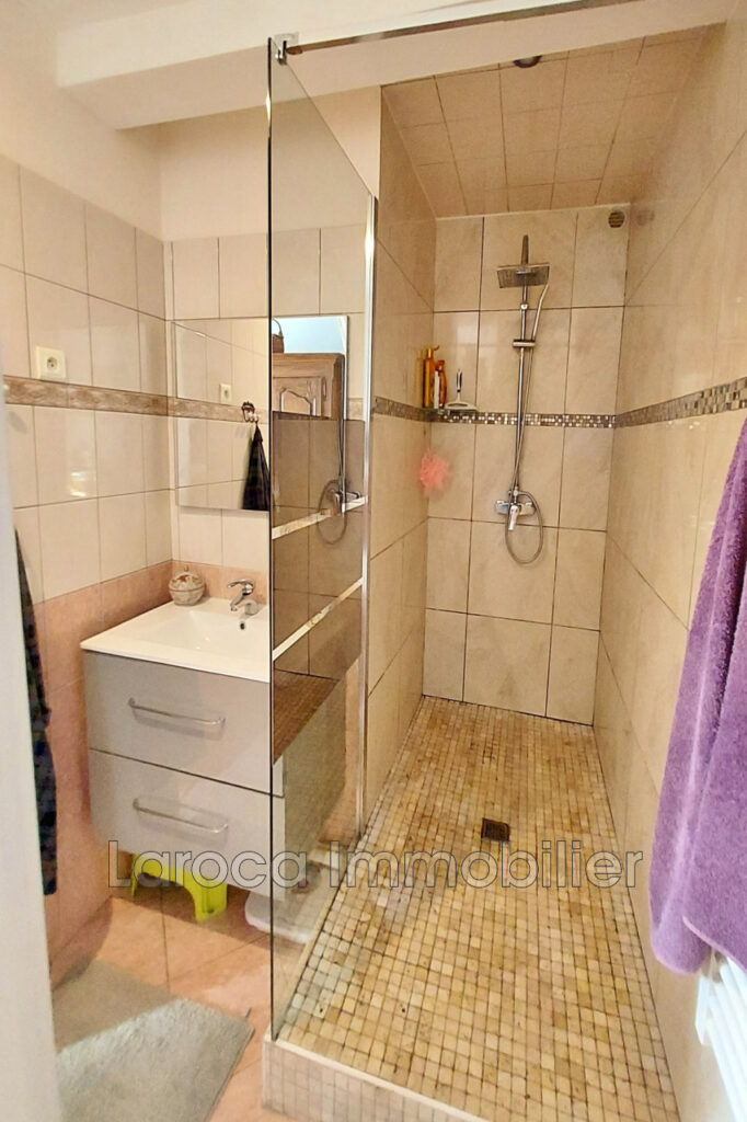 Achat villa à Flassans-sur-Issole (VAR) – 8 pièces – 6 chambres – 272.00 m²