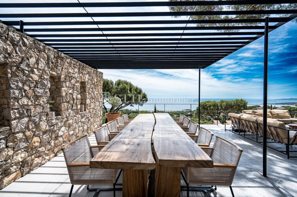 vente villa 9 Pièce(s) – 9 pièces – 6 chambres – 346.72 m²