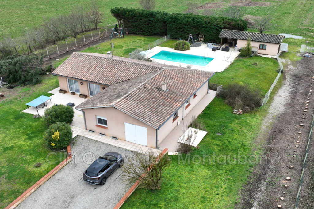 vente maison – NR pièces – 4 chambres – 1996.00 m²